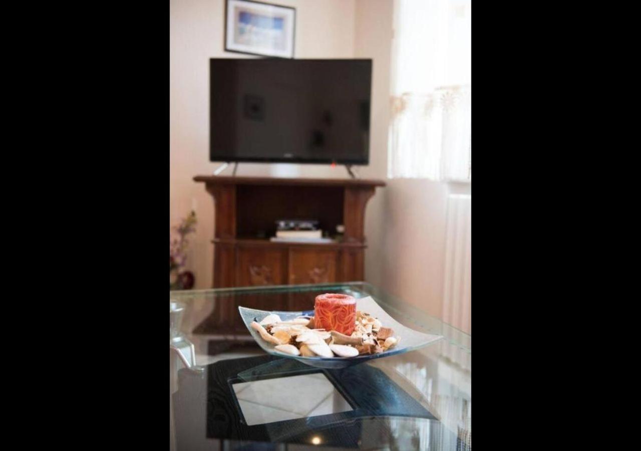 Altido Apt For 8 With Huge Terrace In Old Town Of Viareggio Exterior photo