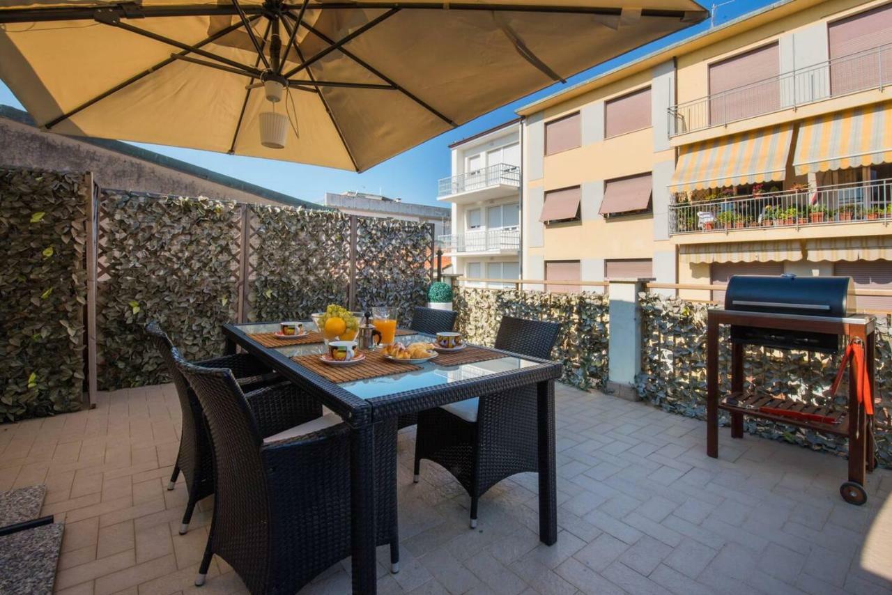 Altido Apt For 8 With Huge Terrace In Old Town Of Viareggio Exterior photo