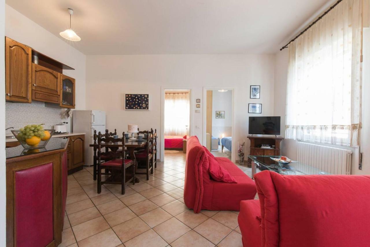 Altido Apt For 8 With Huge Terrace In Old Town Of Viareggio Exterior photo