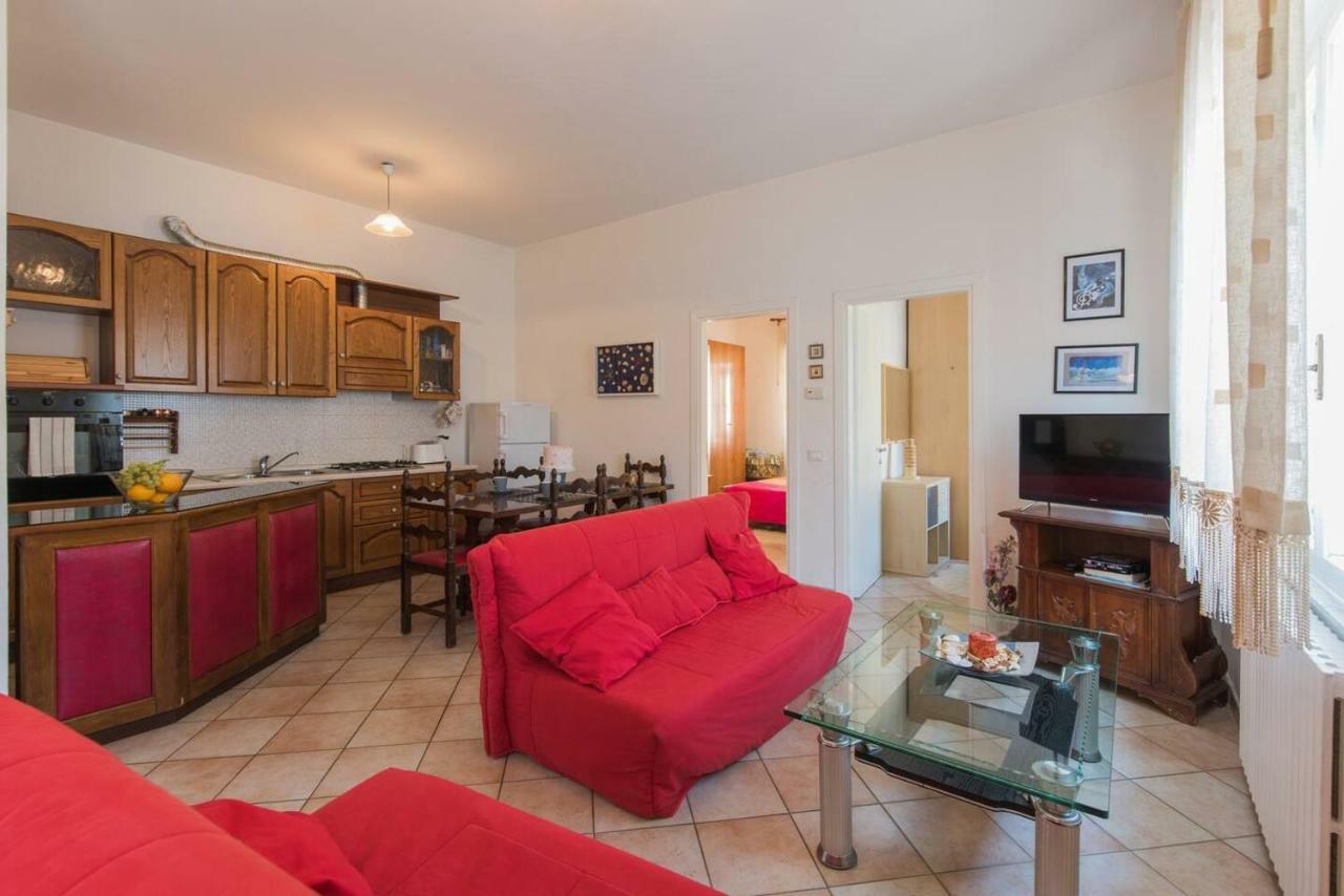 Altido Apt For 8 With Huge Terrace In Old Town Of Viareggio Exterior photo